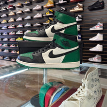 Load image into Gallery viewer, AIR JORDAN 1 RETRO HIGH OG &#39;PINE GREEN&#39; *Sz14*